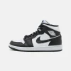 Officielle Wmns Air Jordan 1 Mid 365 – Baskets Montantes – White/Black 25