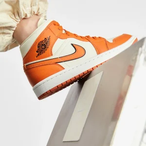 achetez pas cher Wmns Air Jordan 1 Mid Se – Baskets Montantes – Coconut Milk/Spice/Black-Sl 11