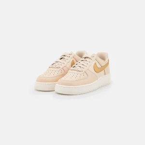 à prix d'occasion Nike Sportswear W Air Force 1 07 Ess Trnd – Baskets Basses – Sanddrift/Metallic Gold/Phantom 9