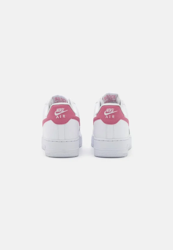 grand choix Nike Sportswear W Air Force 1 07 Ess Trnd – Baskets Basses – White/Desert Berry 4