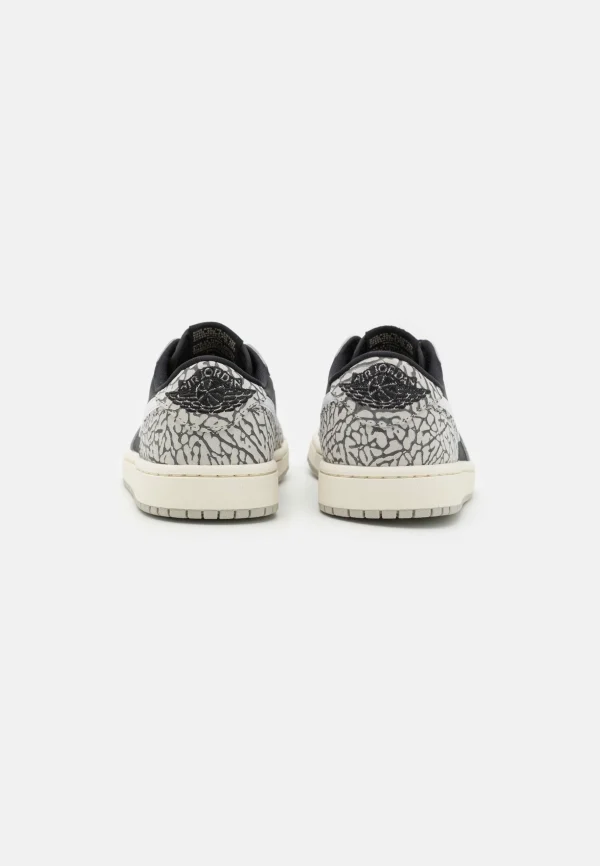 grossiste en ligne Wmns Air Jordan 1 Retro Low Og – Baskets Basses – Black/Tech Grey/White/Sail 5