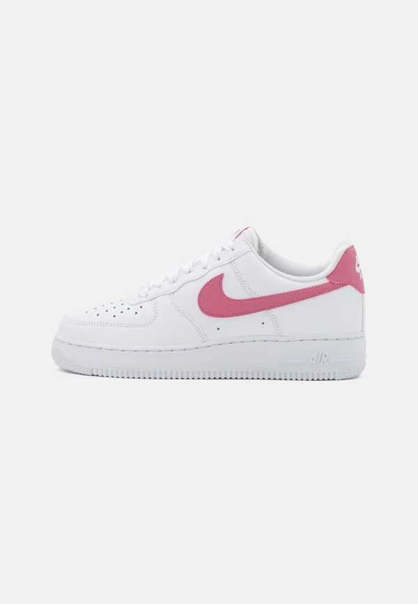 grand choix Nike Sportswear W Air Force 1 07 Ess Trnd – Baskets Basses – White/Desert Berry 1