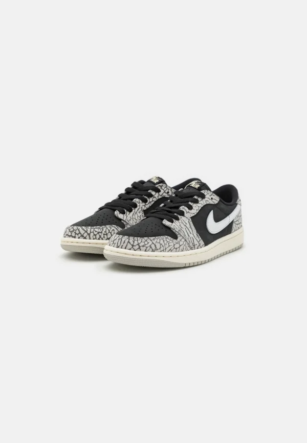 grossiste en ligne Wmns Air Jordan 1 Retro Low Og – Baskets Basses – Black/Tech Grey/White/Sail 4