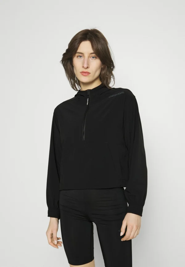 excellents soldes Calvin Klein Performance 1/4 Zip Anorak – Veste Coupe-Vent – Black Beauty 1